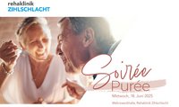 Eine Frau hält einem Mann eine Gabel hin, der Mann hat den Mund voll. Beide lachen. Oben am Bild ist das Logo der Rehaklinik Zihlschlacht, unten rechts der Schriftzug "Soirée Purée. Mittwoch, 18. Juni 2025. Mehrzweckhalle, Rehaklinik Zihlschlacht"