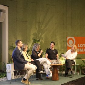 Table ronde Personnes participant à une table ronde